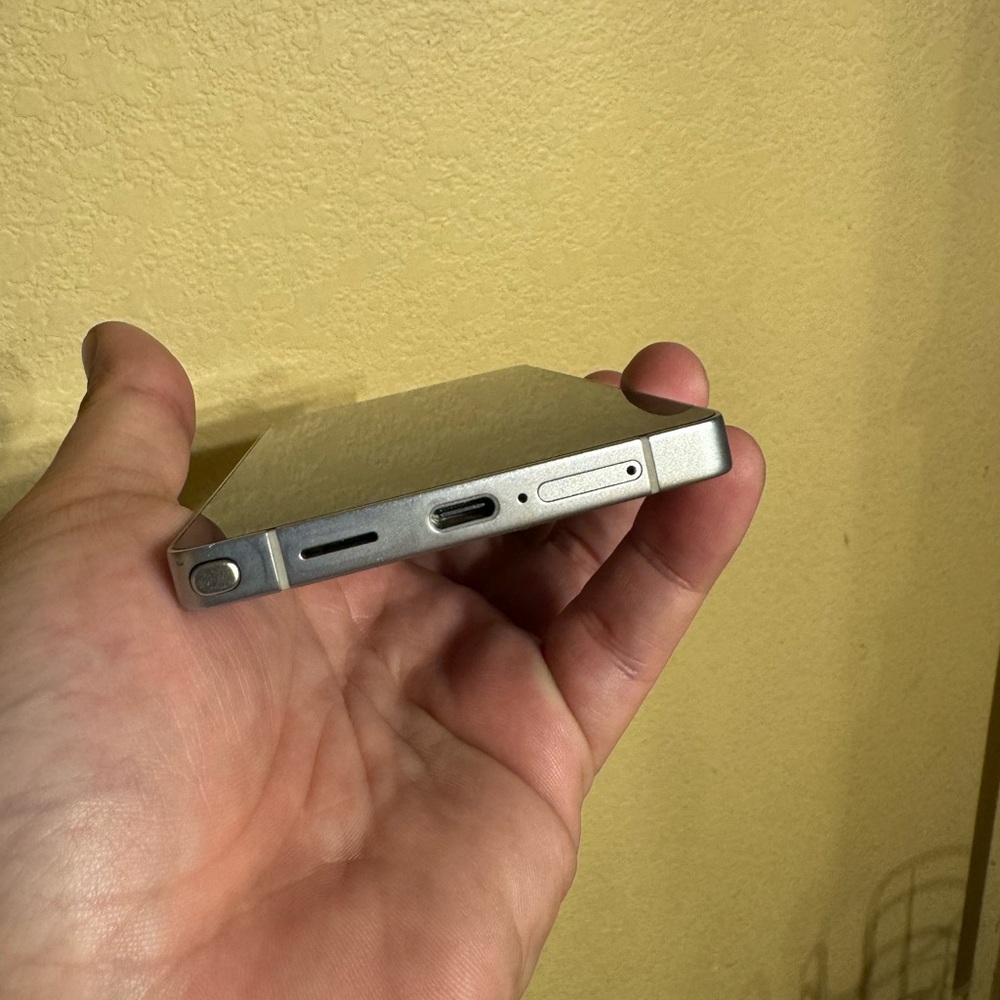 T-mobile Samsung Galaxy S25 Ultra - 512 GB - - Picture 3 of 14